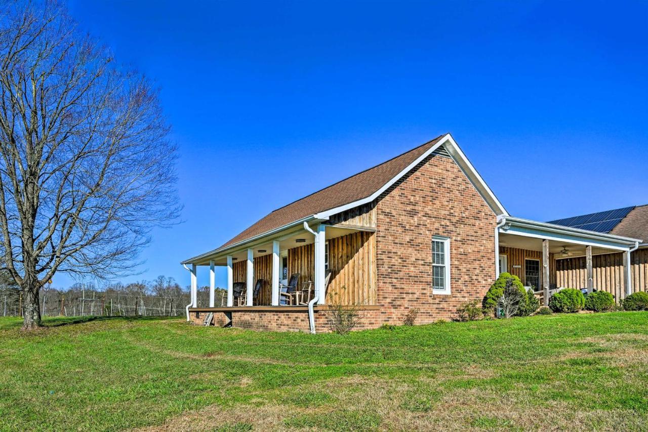 Breathtaking Elkin Getaway With Vineyard Views! Exterior foto
